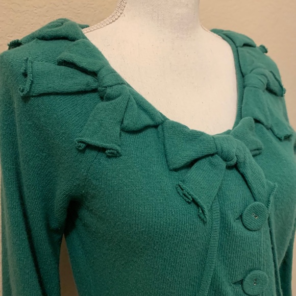 Anthropologie Charlie & Robin Green Bow Button Front Cropped Sweater ¾ Sleeve - Picture 4 of 13